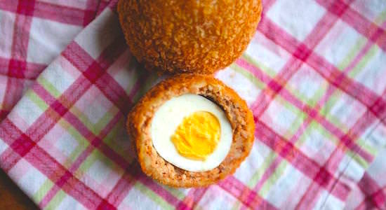 http://www.chippindalefoods.co.uk/wp-content/uploads/2017/05/egg-info-service-Scotch-Eggs-2.jpg